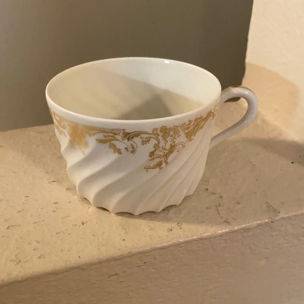 Haviland Ladore Limoges. Elegant Gold and White Tea Cup Set. France. Never Used. - Picture 6 of 12